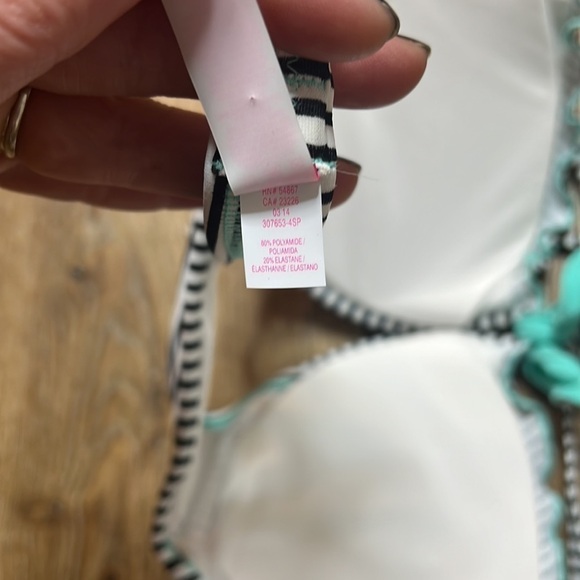Victoria’s Secret BNW Striped Bikini Top Size 36B - Picture 6 of 6